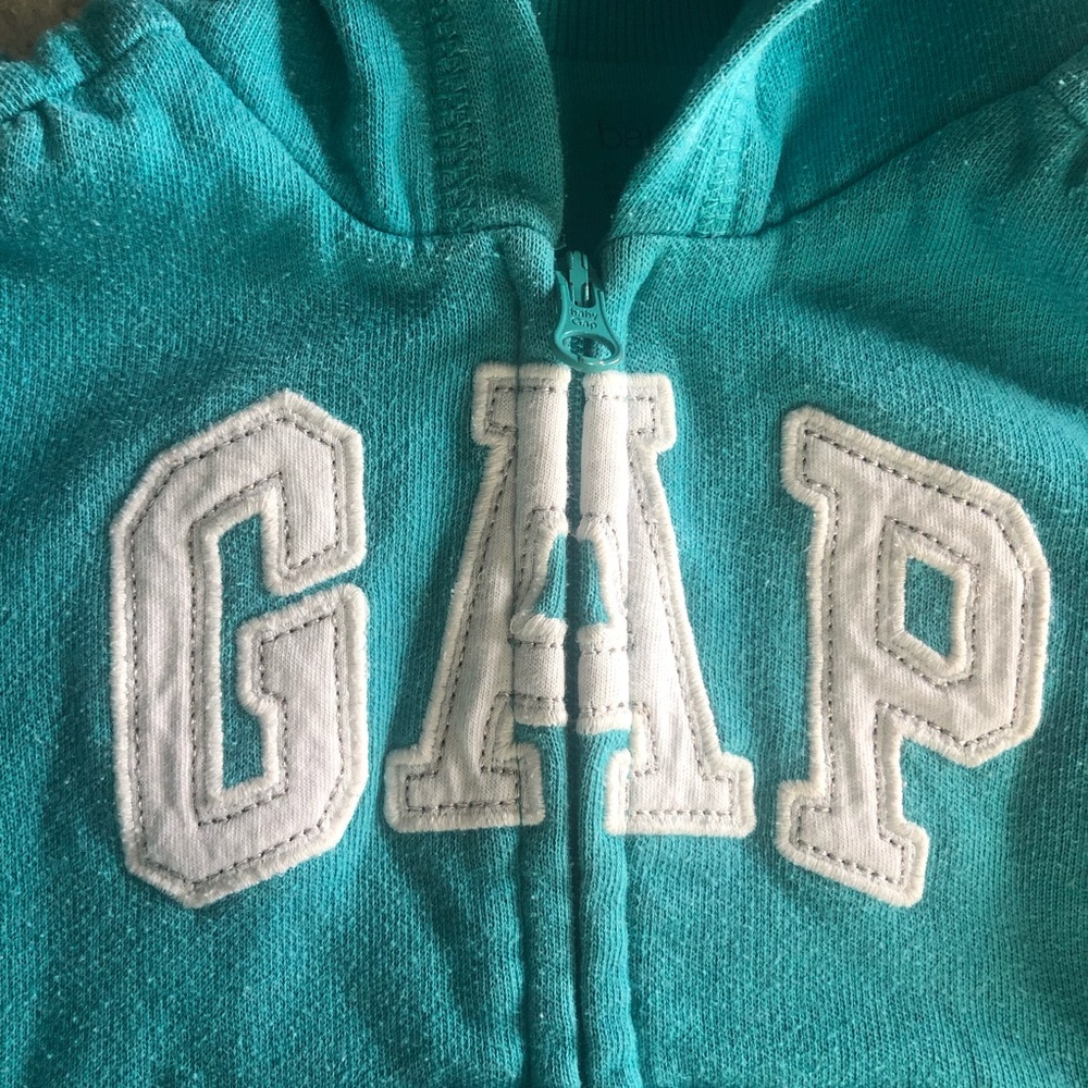 Baby Gap hooded sweatshirt - Picture 2 of 5